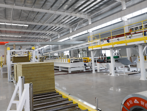 Последние блоги о компании Hebei Greens Launches Stone Wool Sandwich Panel Production Line with 3-15 m/min Continuous Output