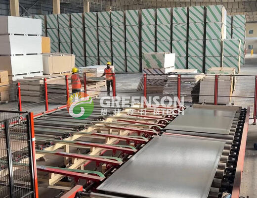 Хорошая цена. 1300 мм Эффективная ширина ламинирования Линия производства гипсовых потолочных плиток с регулируемой скоростью 2-15 м/мин и электрическим управлением системы PLC онлайн